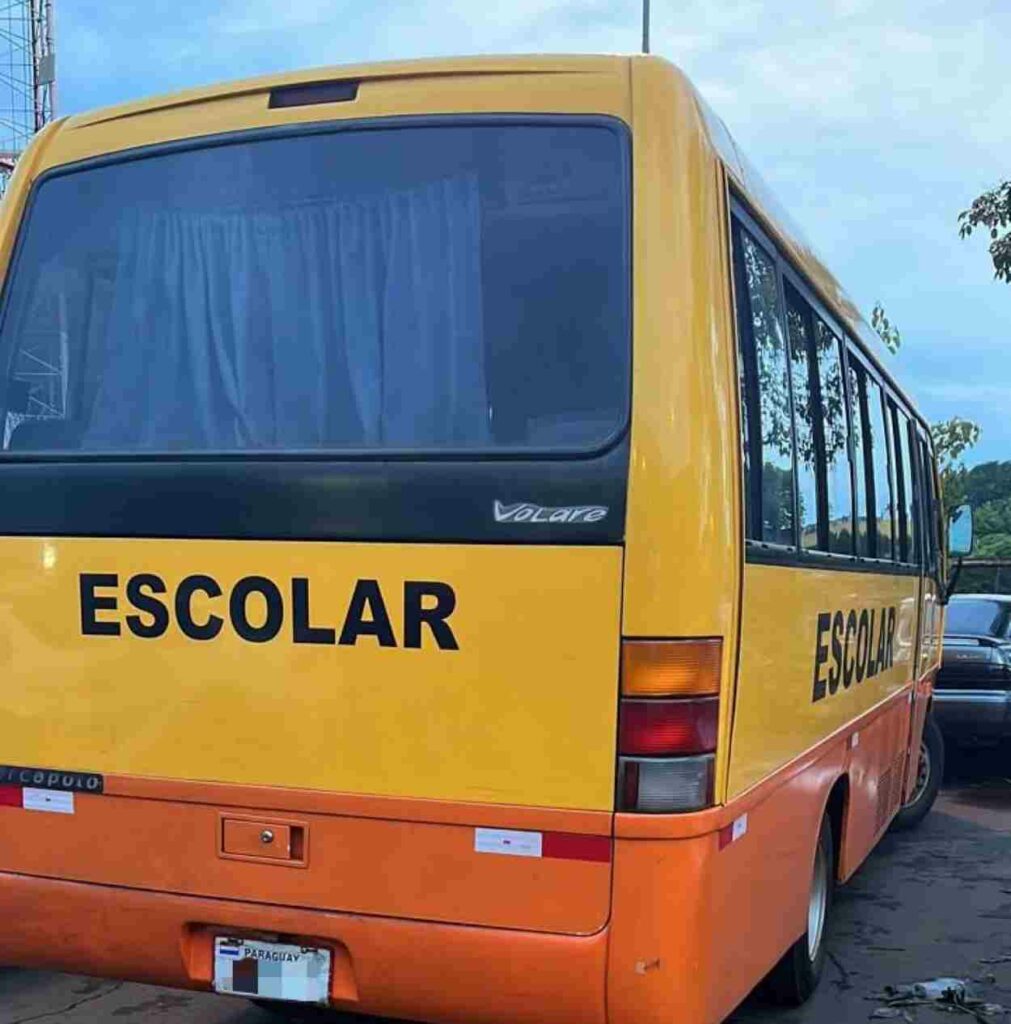 Ônibus escolar é interceptado na Ponte da Amizade carregando maconha