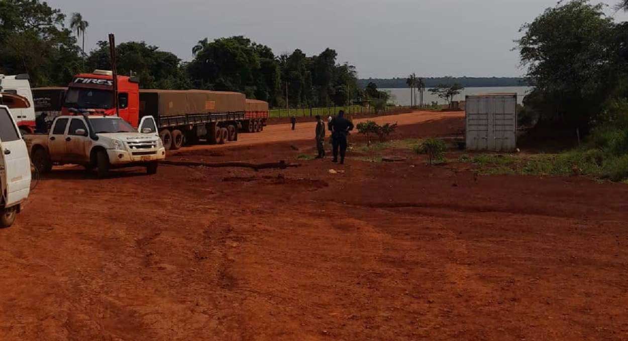 Protesto no Paraguai paralisa balsa entre Puerto Indio e Santa Helena