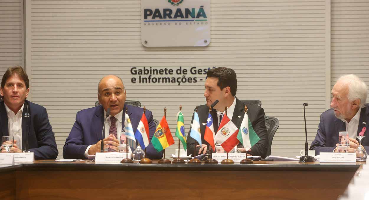 Paraná assume comando de grupo de estados e províncias da América do Sul