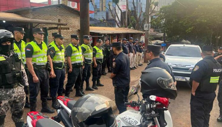 Agentes estão em locais como o Paseo San Blas, às margens da Rodovia PY02. Foto: Gentileza/Polícia Nacional do Paraguai