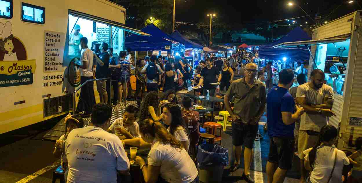 Feirinha da JK tem edição especial neste sábado com gastronomia, arte e lazer