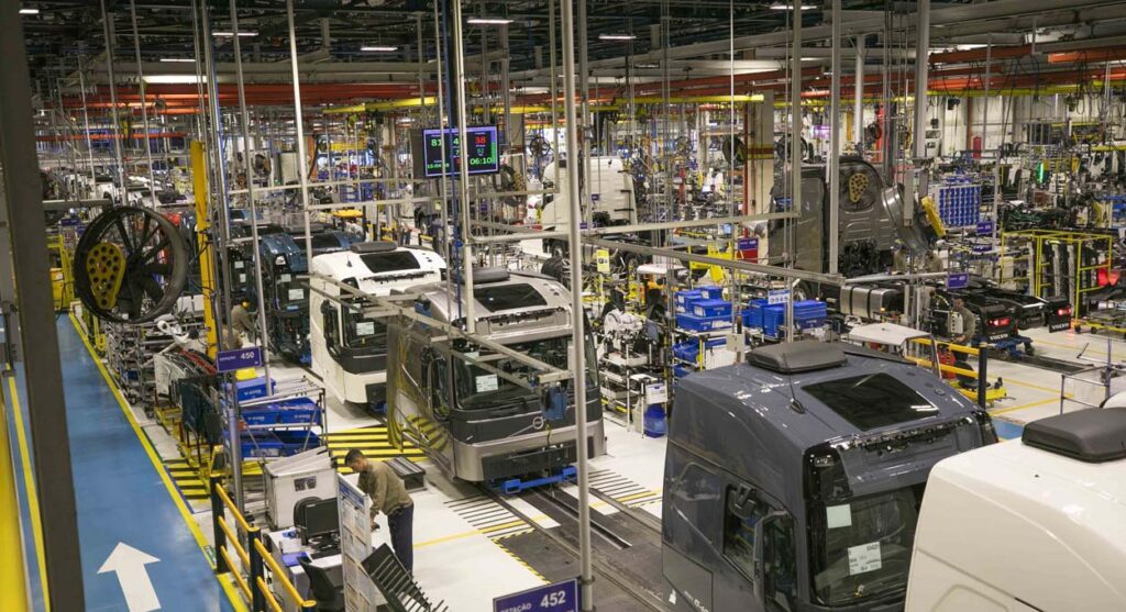 Nova diretoria da Fiep assume com foco em política industrial para o Paraná