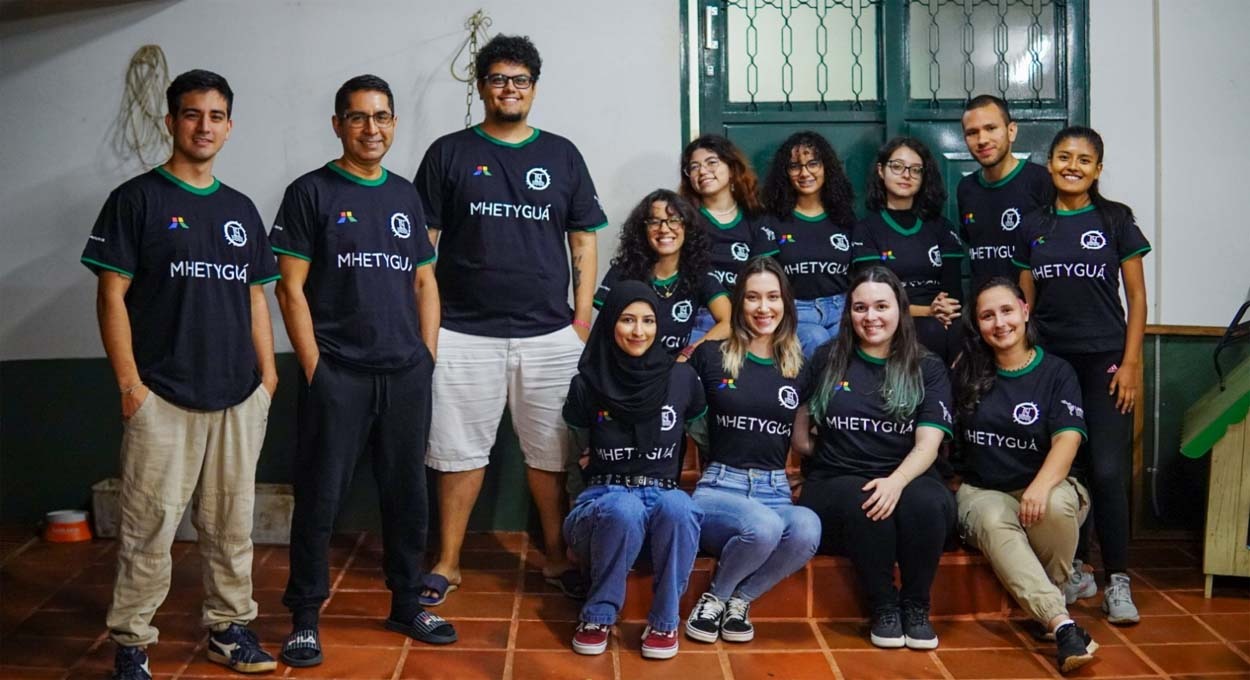 Pesquisa sobre algas degradadoras leva alunos da Unila a Paris