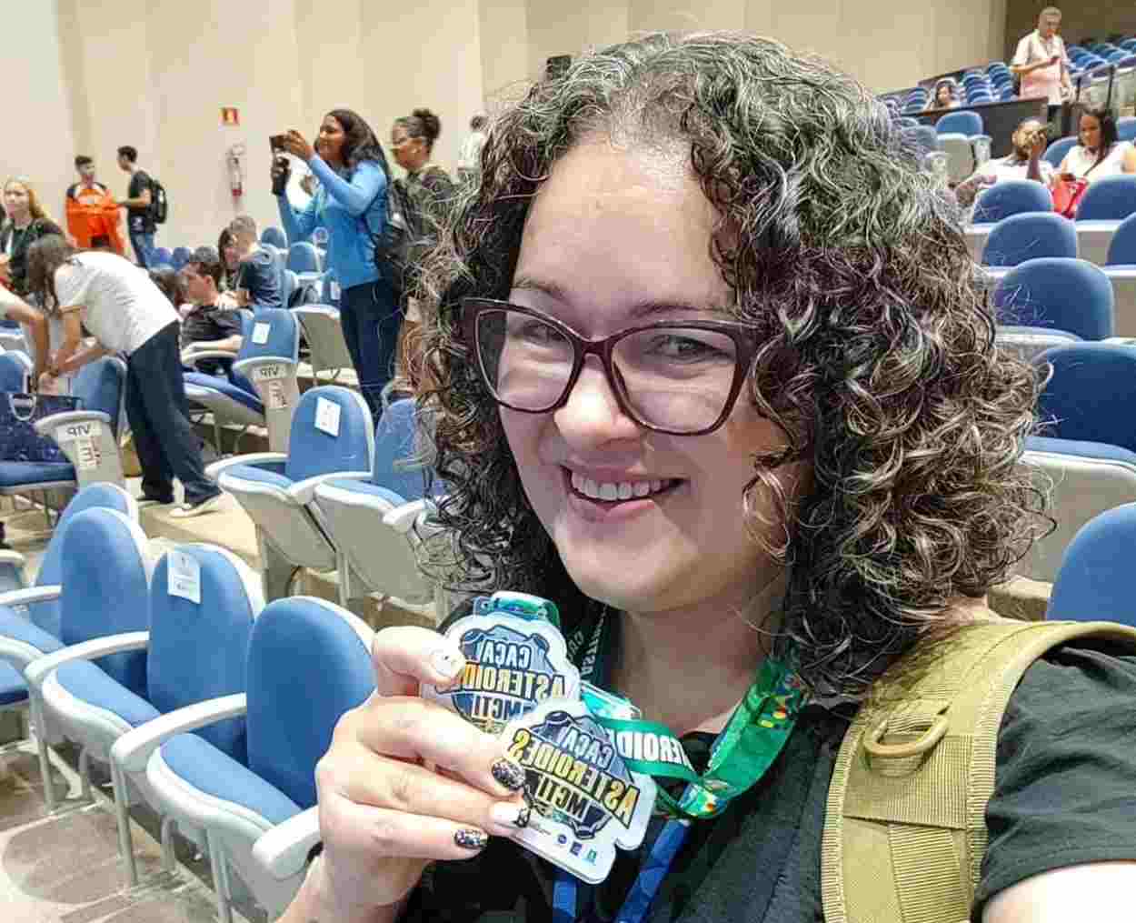 Professora da Unioeste/Foz do Iguaçu que identificou asteroide é premiada