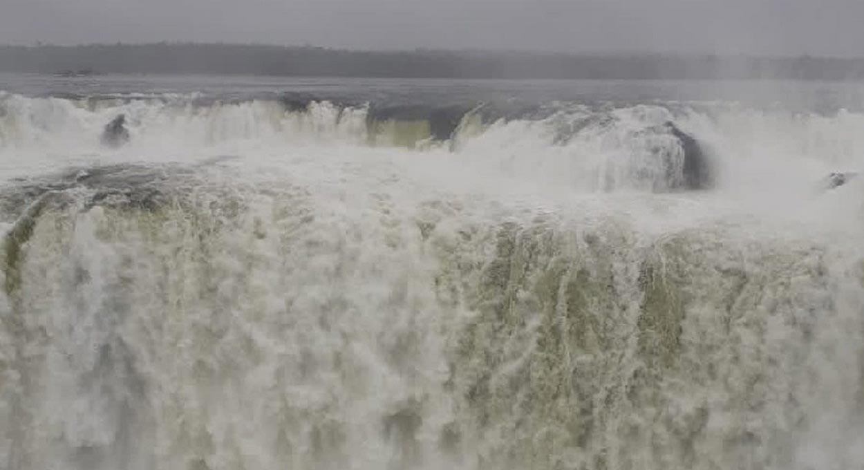 Salto União, na Garganta do Diabo, visto do mirante do lado argentino. Foto: Gentileza/Parque Nacional Iguazú (Arquivo)