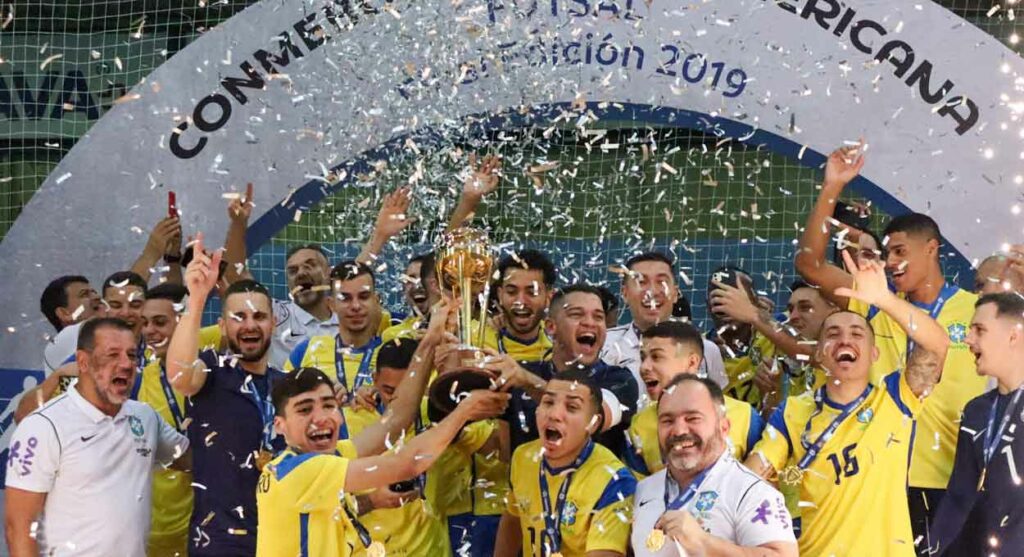Seleção brasileira disputa torneio de futsal em Foz do Iguaçu