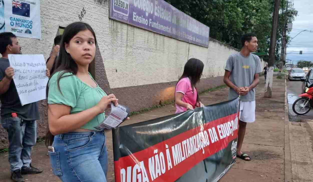Modelo cívico-militar é rejeitado em quatro escolas de Foz do Iguaçu e aprovado em uma