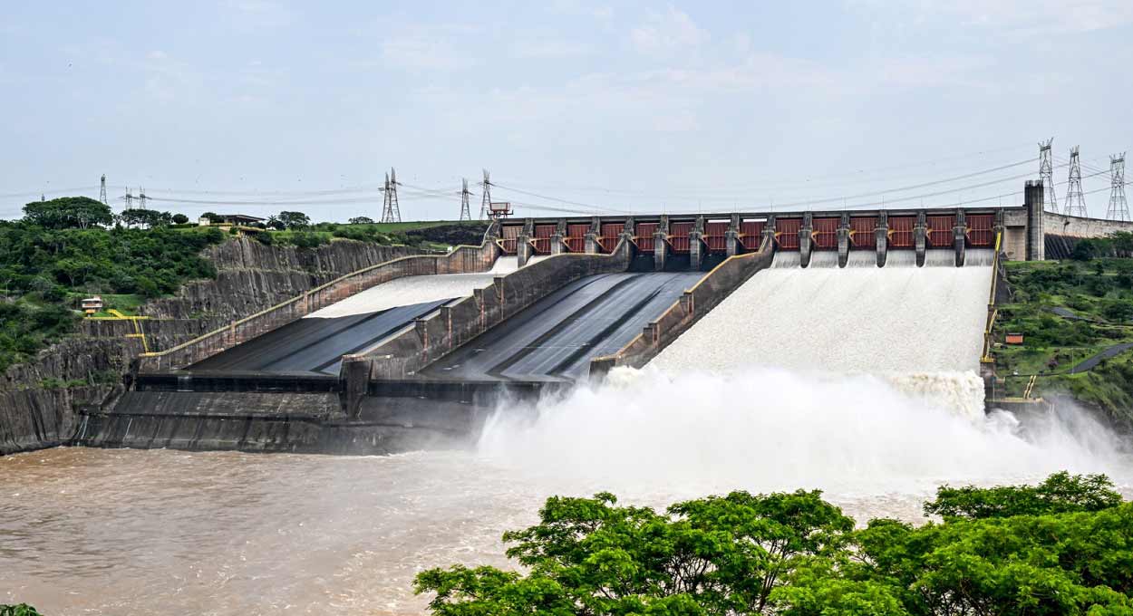 Itaipu troca de calha aberta no vertedouro – veja as imagens