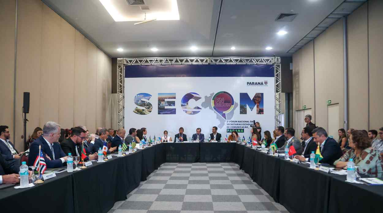 Governador destaca o papel da imprensa durante evento de comunicação em Foz do Iguaçu