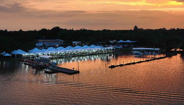 Estrutura montada no Iate Clube Lago de Itaipu para o Foz Internacional Boat Show 2023. Foto: Victor Santos/Revista Náutica