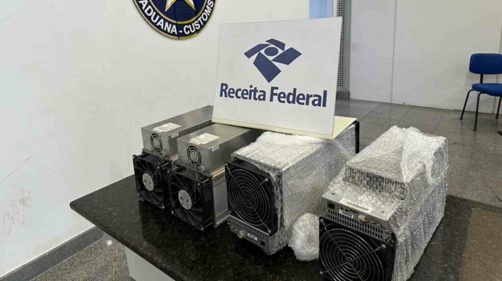 Mineradoras de criptomoedas são apreendidas no aeroporto em Foz do Iguaçu