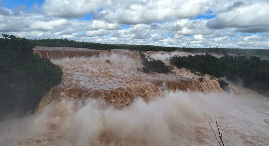 Lado argentino das Cataratas abrirá de forma limitada neste domingo (5)