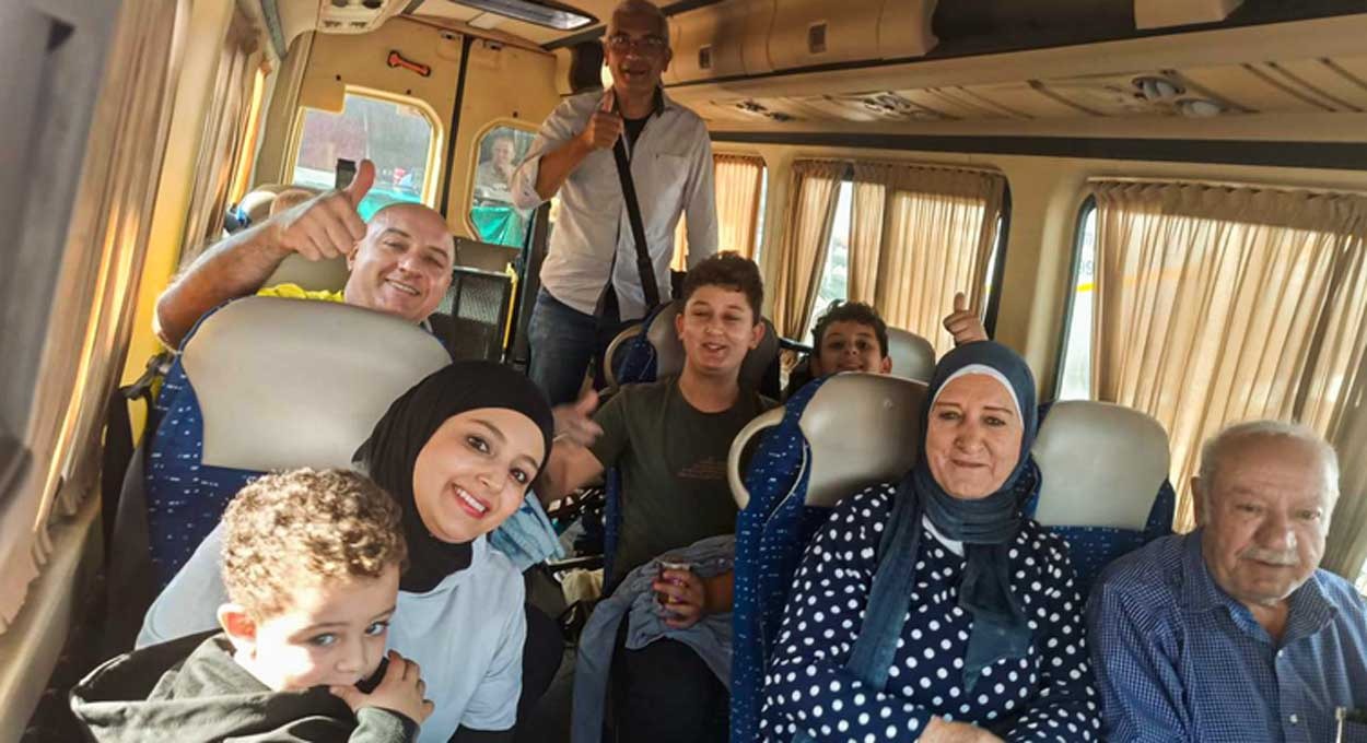 Resgatada na Cisjordânia, família está a caminho de Foz