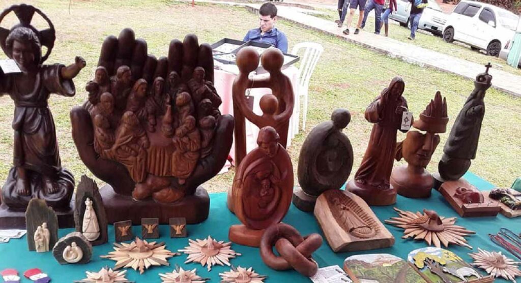 Ciudad del Este recebe feira de artesãos da cidade de Tobatí