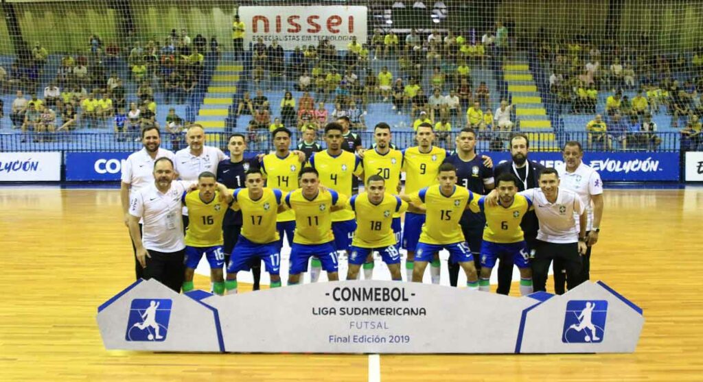 Brasil vence a Colômbia e conquista título do futsal em Foz do Iguaçu