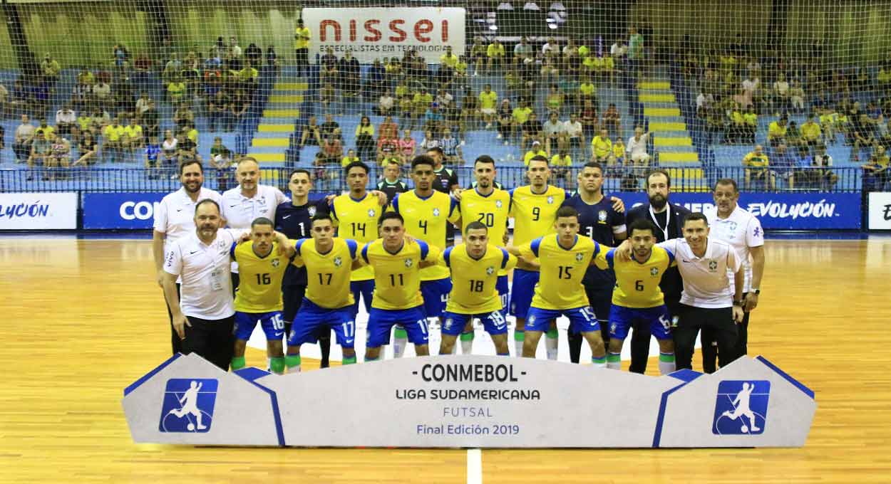 Brasil vence a Colômbia e conquista título do futsal em Foz do Iguaçu