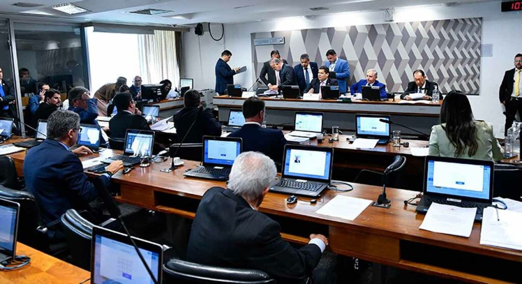 Crianças e adolescentes, Força de trabalho e Contratos de crédito