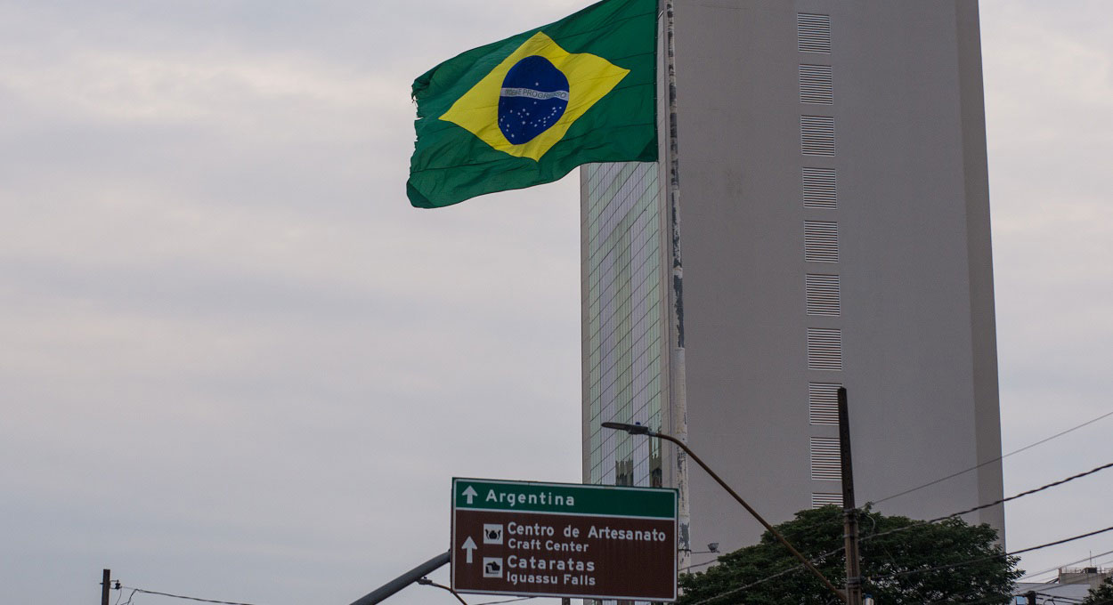 Independência e feriados nacionais na fronteira entre três países
