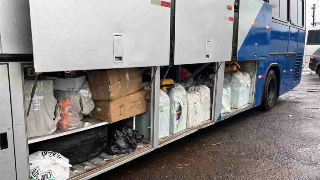 Operação apreende três ônibus com R$ 600 mil em mercadoria na fronteira