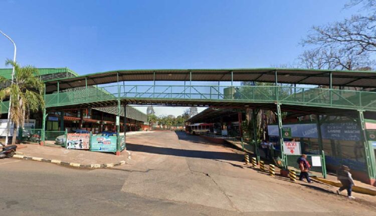 Movimento na rodoviária de Puerto Iguazú deverá ser afetado pelo aumento, o maior desde o início do ano. Imagem: Google Street View (Arquivo)