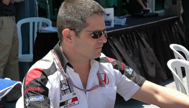 Gil de Ferran em 2005, quando já atuava como diretor esportivo de equipe na Fórmula 1. Foto: Dan Smith/Wikimedia Commons