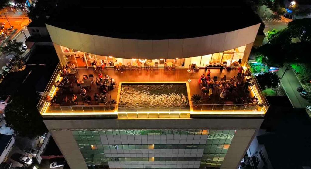 Viale Tower Hotel prepara after especial de Natal no Sky Bar Rooftop