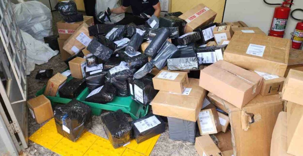 Operação anticontrabando apreende R$ 200 mil em mercadorias