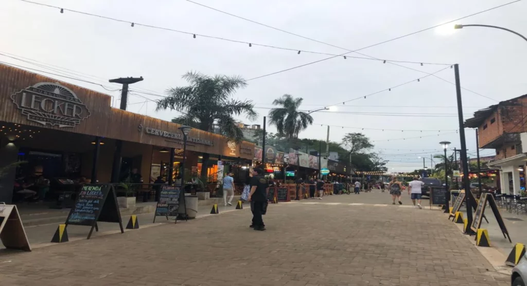 Medidas do governo Milei ameaçam turismo em Puerto Iguazú