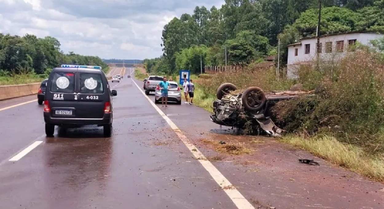 Turistas brasileiros escapam de capotamento na Argentina