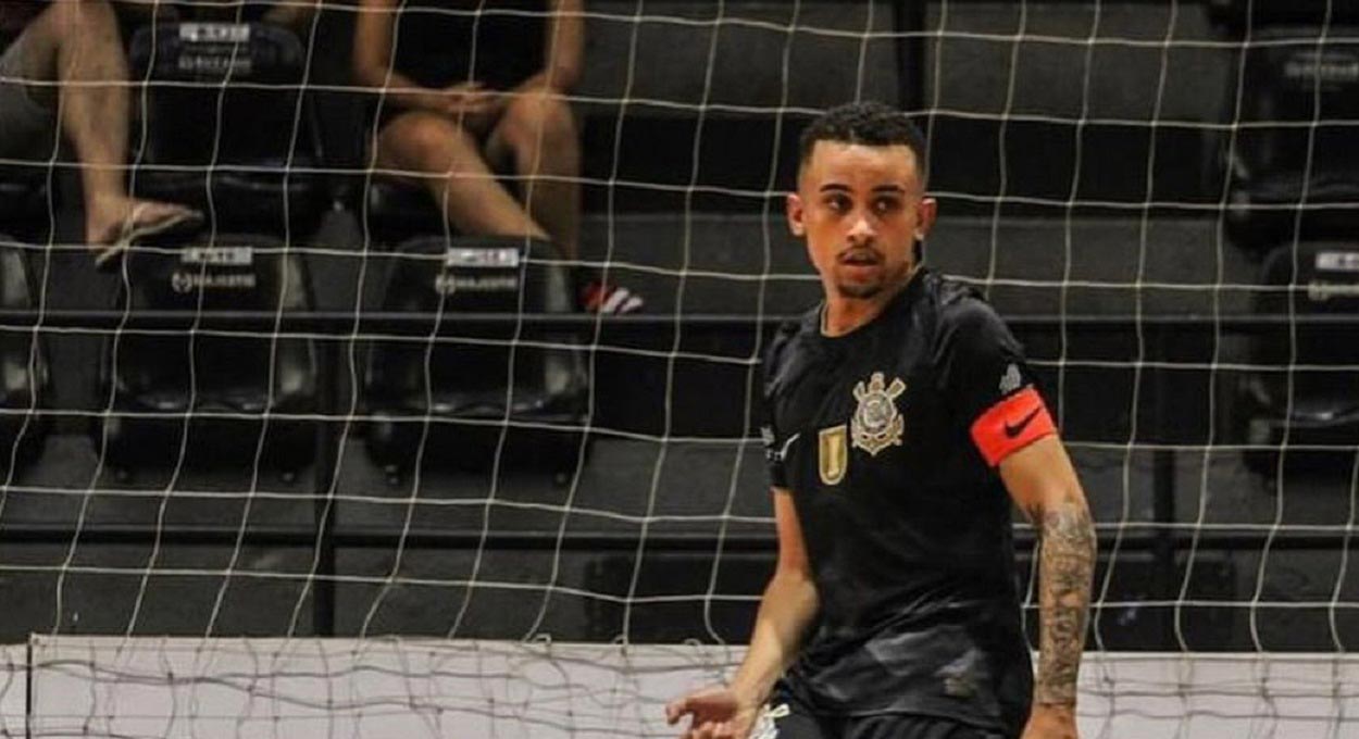 Foz Cataratas contrata jovem destaque do Corinthians