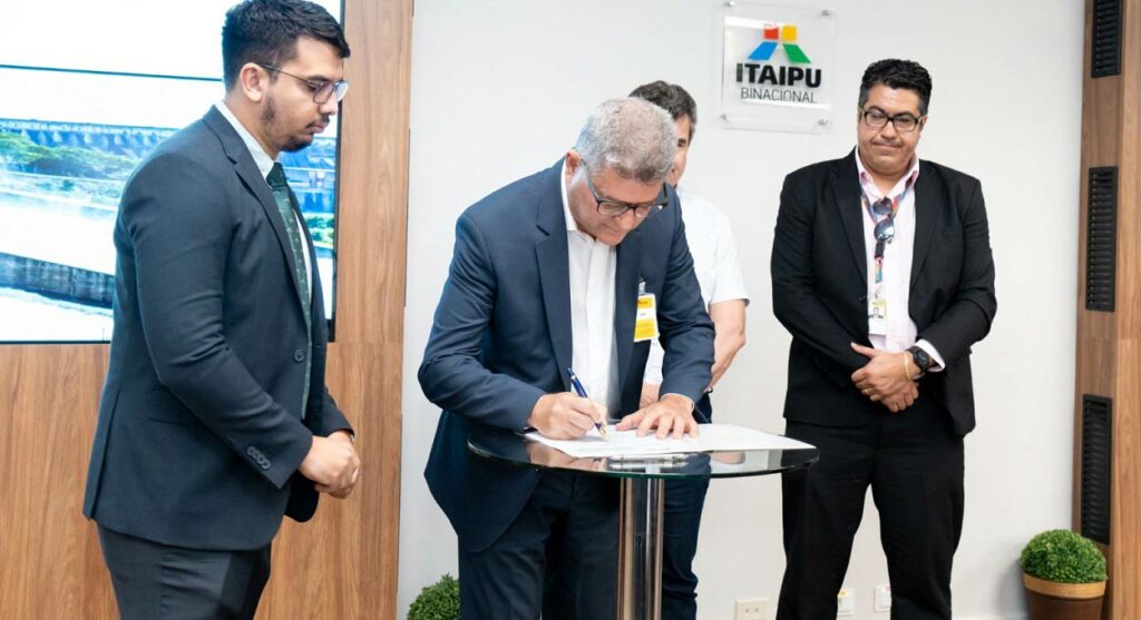 Itaipu, PTI e INPI firmam parceria para inovação na fronteira