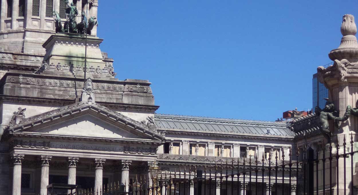 Congresso da Argentina analisa primeiras medidas de Javier Milei