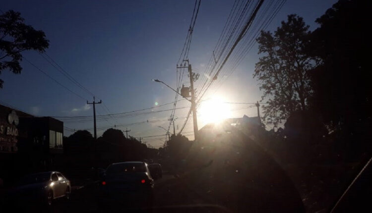 Fim de tarde na Avenida Gramado, região do Três Bandeiras. Foto: Guilherme Wojciechowski/H2FOZ