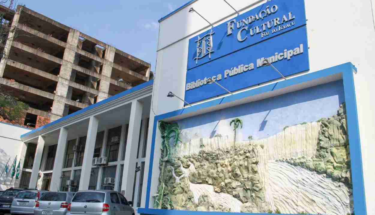 Biblioteca Municipal apresenta ‘Vovó Fofuxa’ em contação de histórias