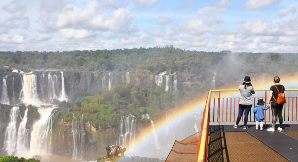 Parque Nacional do Iguaçu recebeu turistas de 64 nacionalidades no Natal