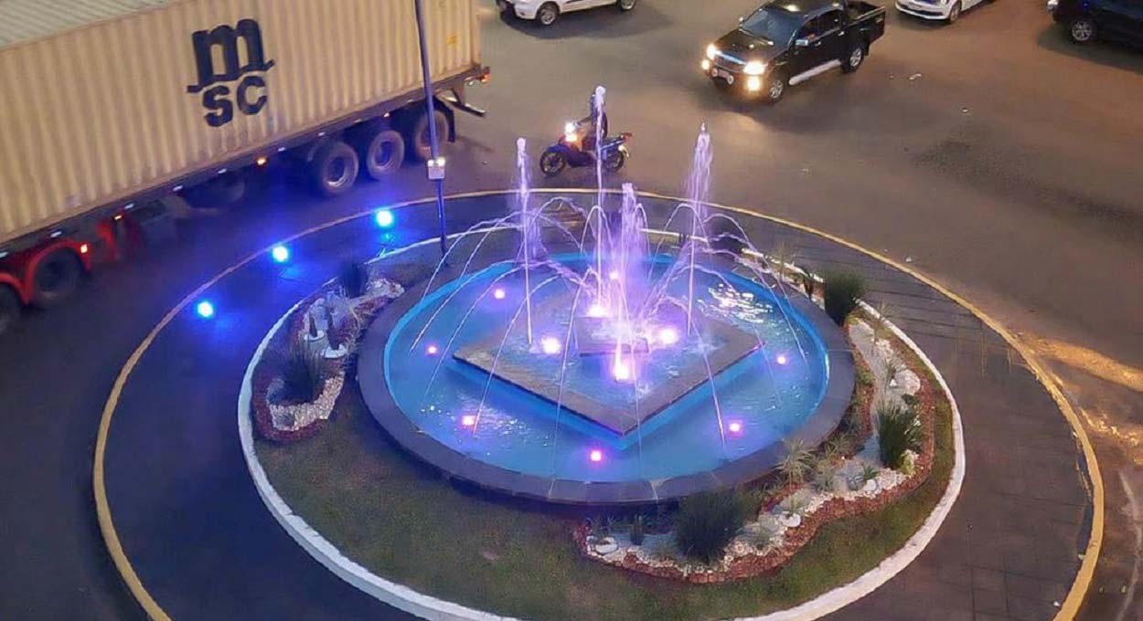 Rotatória na área central de Ciudad del Este ganha chafariz