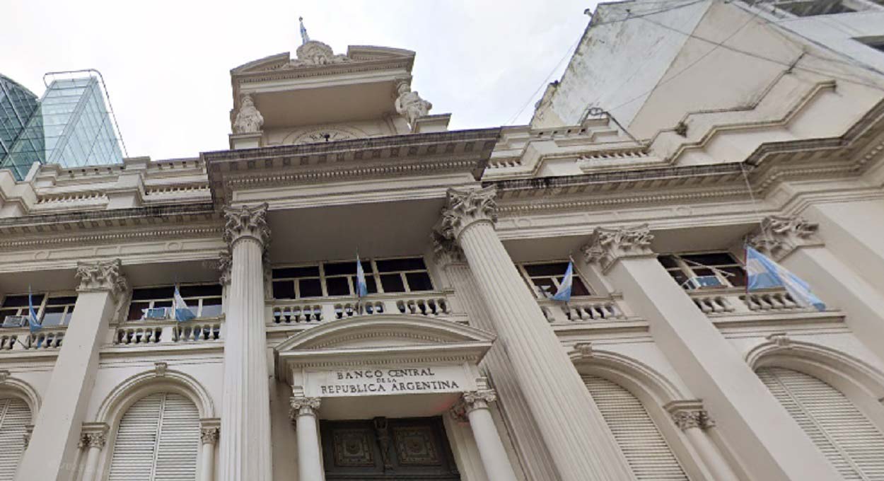 Argentina restringe câmbio no primeiro dia útil com Javier Milei