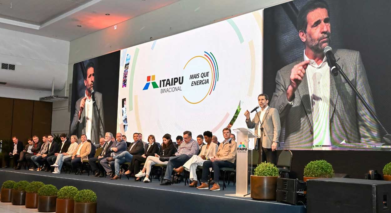 Municípios assinam primeiros contratos do Itaipu Mais que Energia
