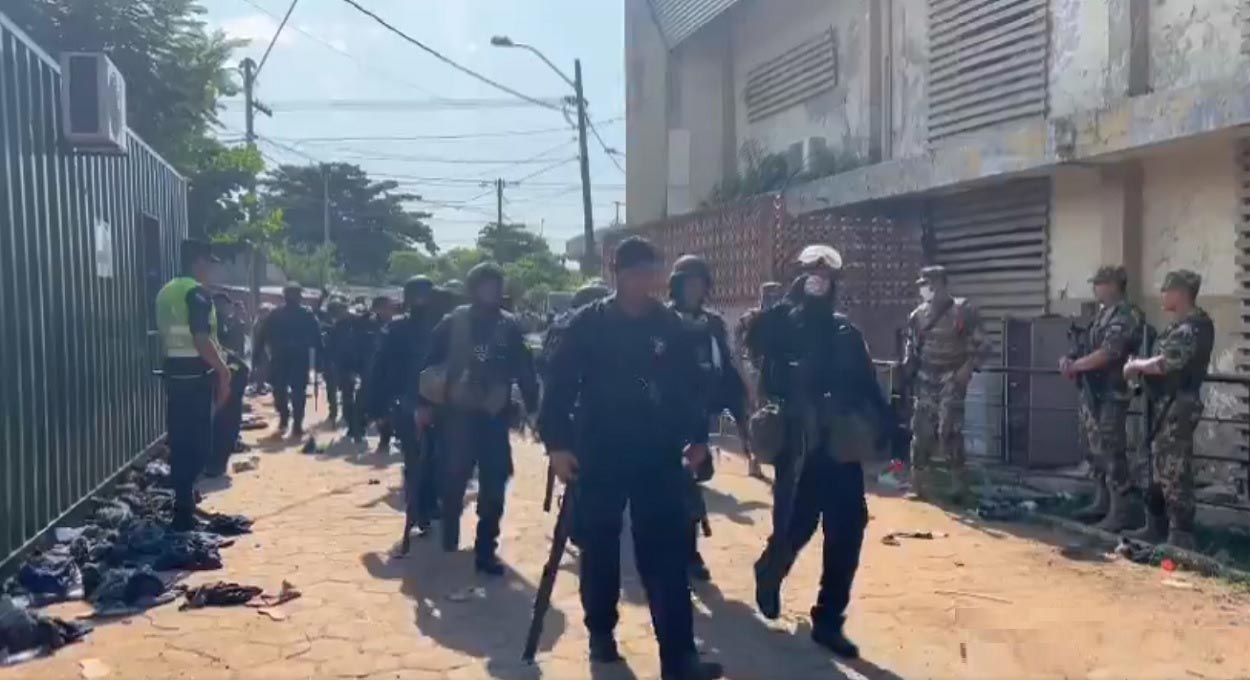 Operação na maior cadeia do Paraguai termina com 12 mortes