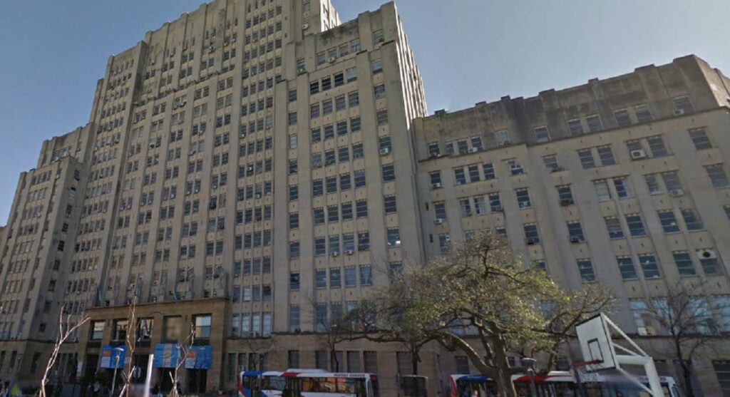 Pacotaço de Milei prevê cobrança a estrangeiros nas universidades da Argentina
