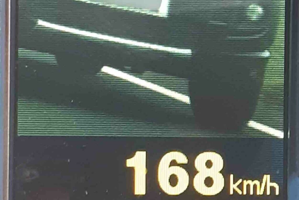 Fiat Uno em alta velocidade é flagrado a quase 170km/h pela PRF