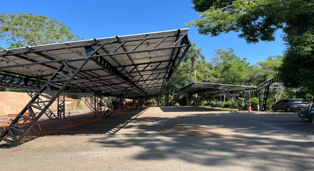 Parque das Aves instala placas solares e reduz emissão de carbono