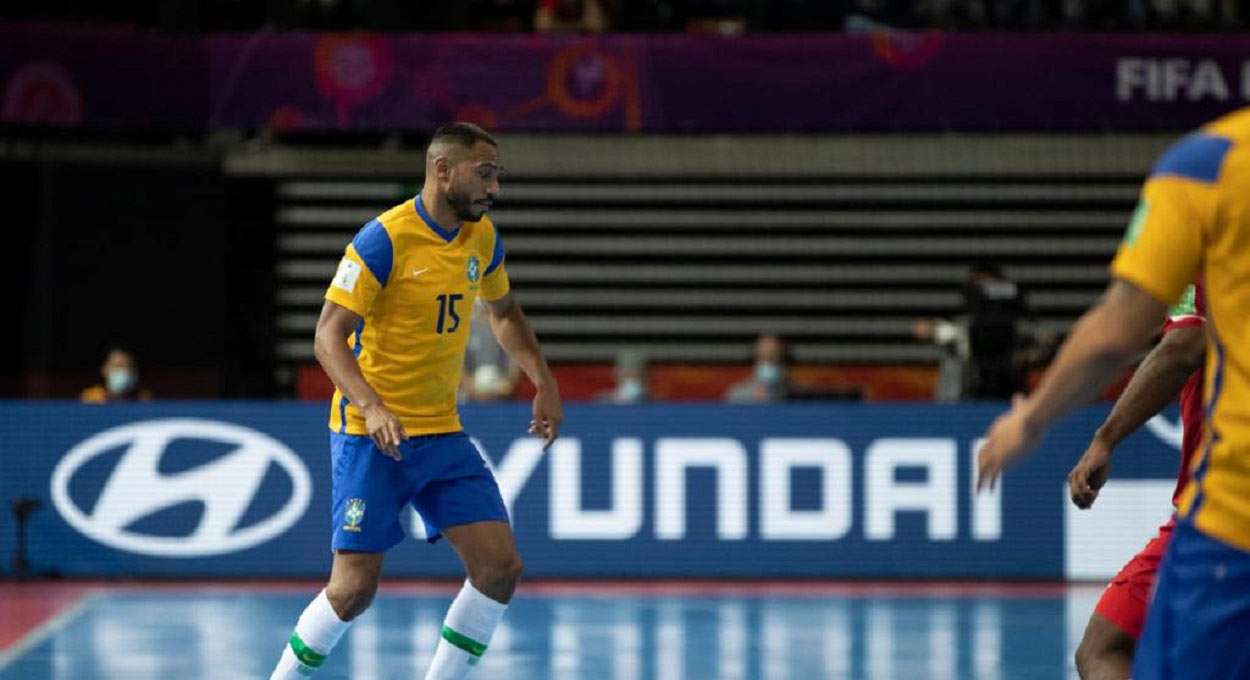 Foz Cataratas contrata fixo com passagem pela seleção