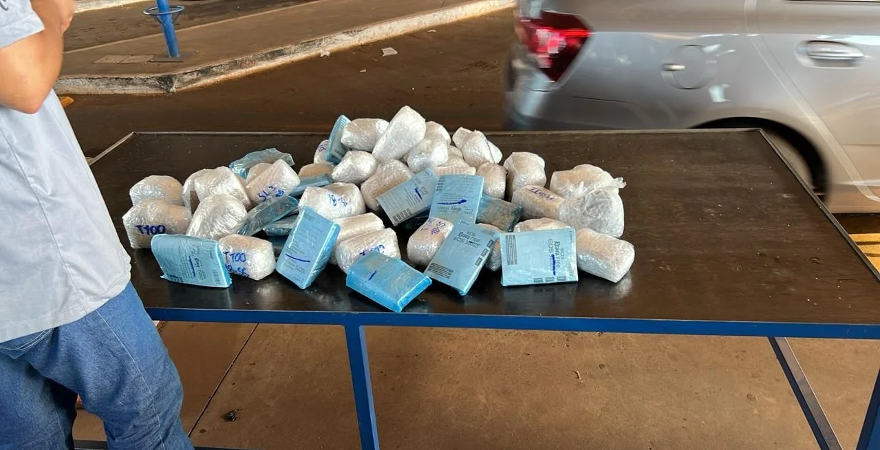 Receita Federal apreende carga com cerca de 240 celulares na Ponte da Amizade