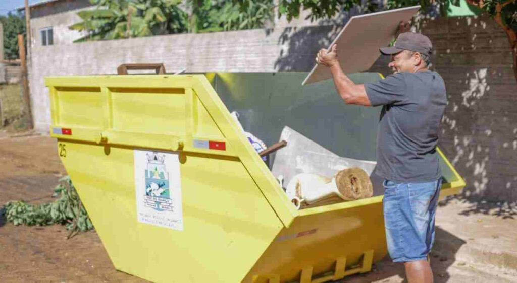 Comunidade pode solicitar caçambas gratuitas em Foz do Iguaçu