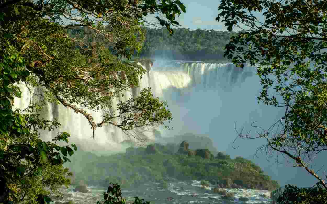 Foz do Iguaçu está entre as cidades ‘queridinhas’ para turistar no país