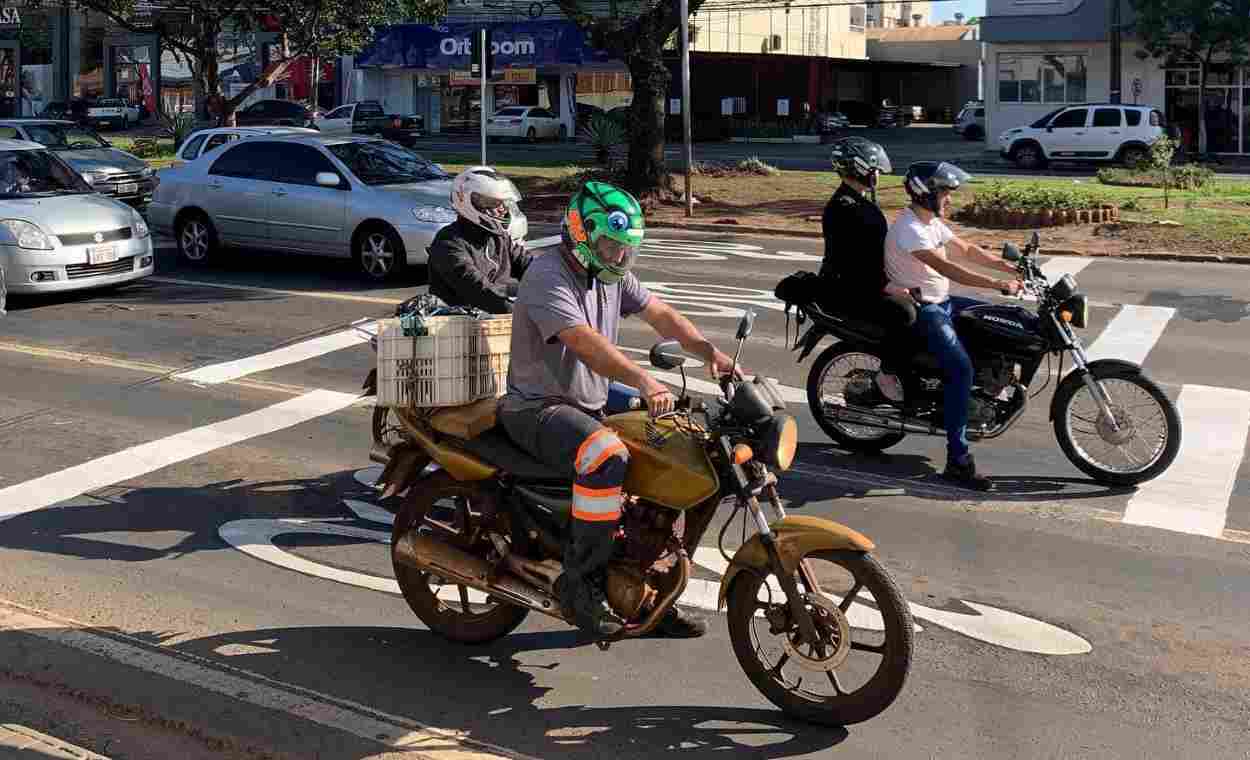 Vereador quer regulamentar serviço de moto por app em Foz do Iguaçu