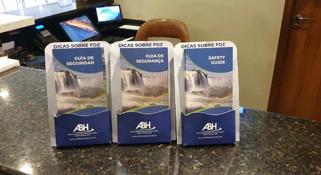 Hotéis em Foz do Iguaçu recebem guia de segurança para turistas
