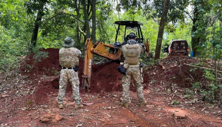 Destruição de porto clandestino na margem brasileira do lago de Itaipu. Foto: Gentileza/Polícia Federal (Arquivo)