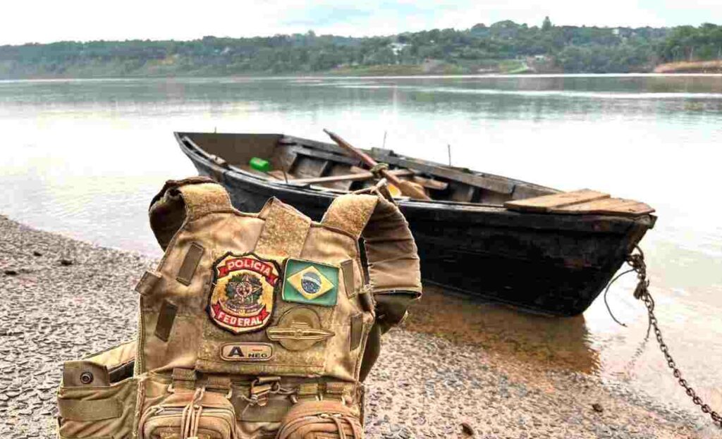Polícia Federal resgata pescadores à deriva no lago de Itaipu